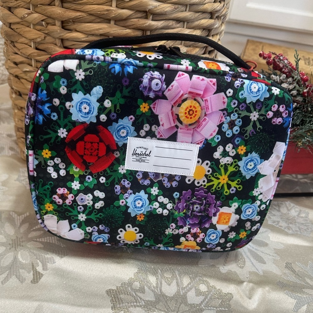 New Herschel X Lego Limited Edition Lunch Box LEGO Pop Quiz Lunch Box - Picture 6 of 16